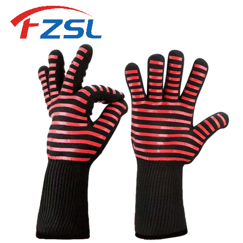 Printed red non-slip silicone heat resistant flame retardant outdoor barbecue gloves Baking gloves